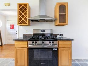 8041 greenly dr, Oakland CA 94605