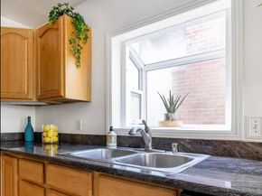 8041 greenly dr, Oakland CA 94605
