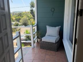 8041 greenly dr, Oakland CA 94605
