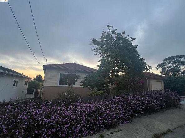 2635 Monte Vista Ave., El Cerrito CA 94530