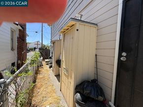 2227 Warner Ave, Oakland CA 94603
