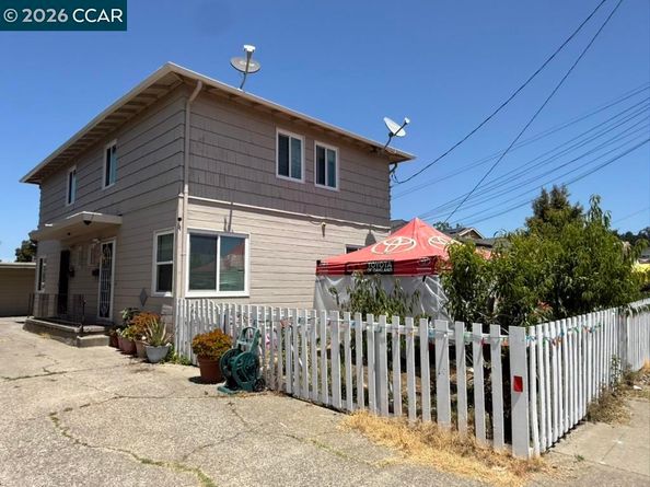 2227 Warner Ave, Oakland CA 94603