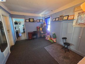 2859 E 9th Street, Oakland CA 94601