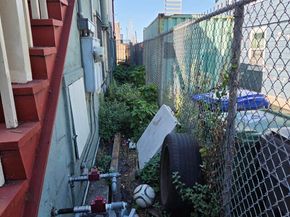 2859 E 9th Street, Oakland CA 94601