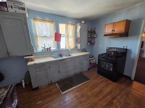 2859 E 9th Street, Oakland CA 94601
