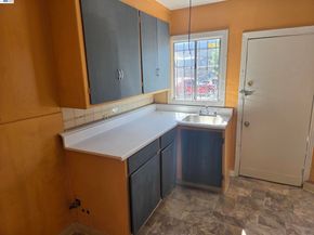 2859 E 9th Street, Oakland CA 94601