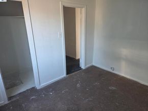 2859 E 9th Street, Oakland CA 94601