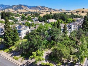 1025 Pinehurst Court, Concord CA 94521
