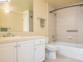 1400 Pinnacle Ct 401, Richmond CA 94801