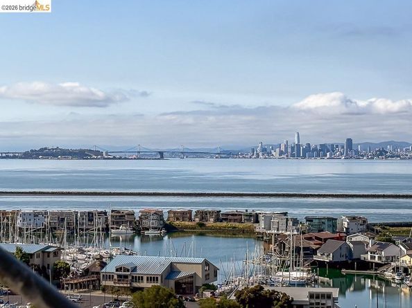 1400 Pinnacle Ct 401, Richmond CA 94801