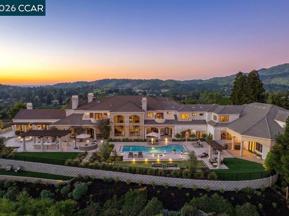 251 Santiago Ln, Danville CA 94526