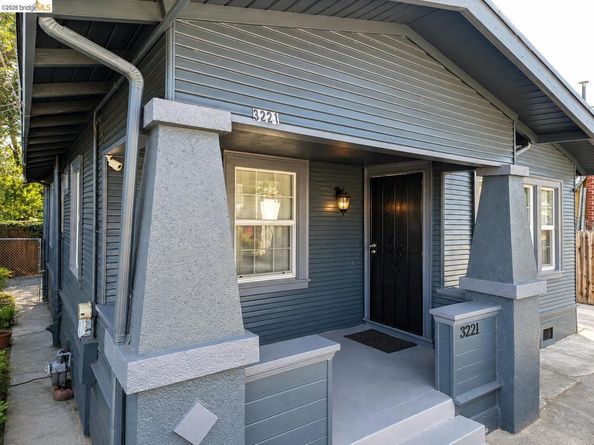 3221 Delaware St, Oakland CA 94602