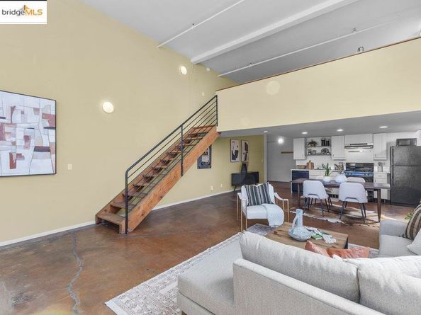 1018 4Th Ave 102, Oakland CA 94606