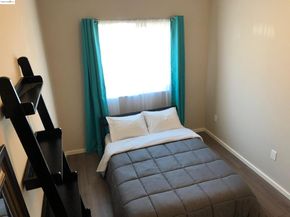 562 29th St, Oakland CA 94605
