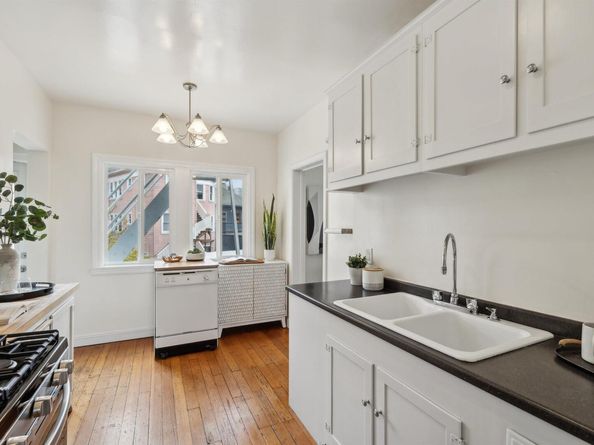 1438 Lakeshore Ave 6, Oakland CA 94606
