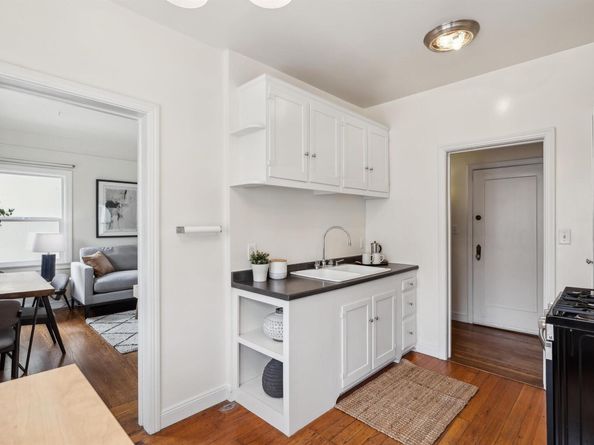 1438 Lakeshore Ave 6, Oakland CA 94606