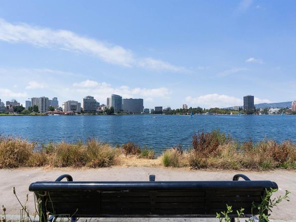 1438 Lakeshore Ave 6, Oakland CA 94606