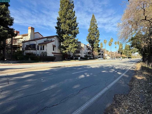 320 N Villa Way, Walnut Creek CA 94595