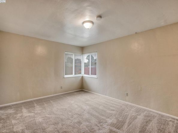 7448 Lockwood St, Oakland CA 94621