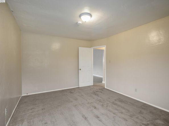 7448 Lockwood St, Oakland CA 94621