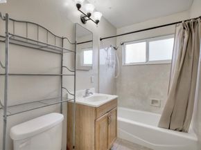 7448 Lockwood St, Oakland CA 94621