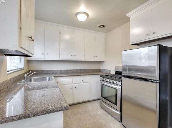 7448 Lockwood St, Oakland CA 94621