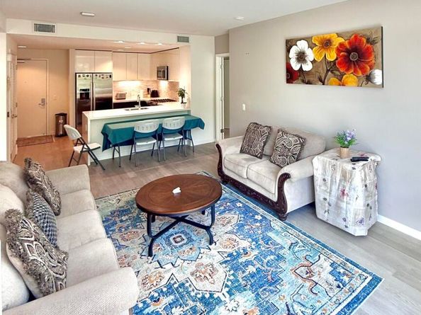 10 Innes Ct 304, San Francisco CA 94124