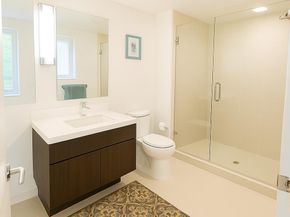 10 Innes Ct 304, San Francisco CA 94124