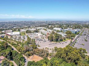 2437 Saint Helena Dr 4, Hayward CA 94542