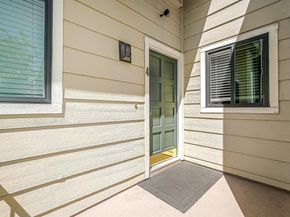2437 Saint Helena Dr 4, Hayward CA 94542