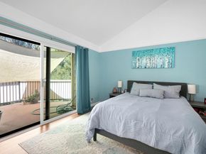 2437 Saint Helena Dr 4, Hayward CA 94542