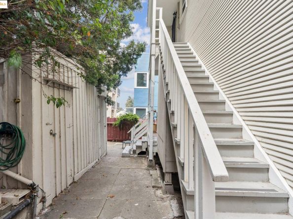 314 Hanover Ave, Oakland CA 94606