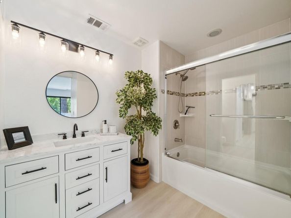 1089 Foxchase Dr, San Jose CA 95123