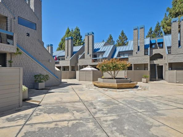 1089 Foxchase Dr, San Jose CA 95123