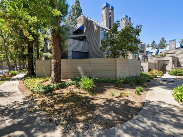 1089 Foxchase Dr, San Jose CA 95123