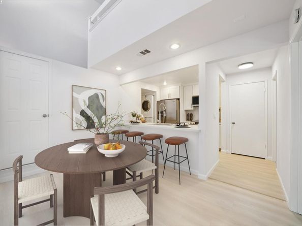 1089 Foxchase Dr, San Jose CA 95123