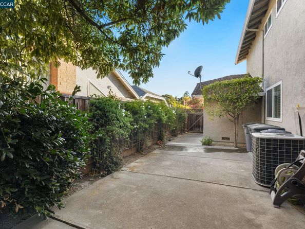 11878 W Vomac Rd, Dublin CA 94568