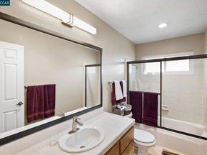 11878 W Vomac Rd, Dublin CA 94568