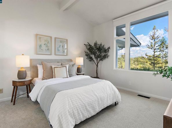 99 Via Floreado, Orinda CA 94563