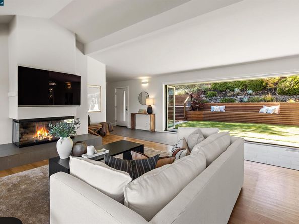 99 Via Floreado, Orinda CA 94563