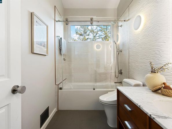 99 Via Floreado, Orinda CA 94563