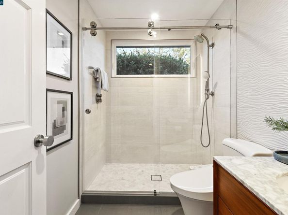 99 Via Floreado, Orinda CA 94563
