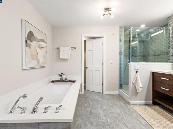 99 Via Floreado, Orinda CA 94563
