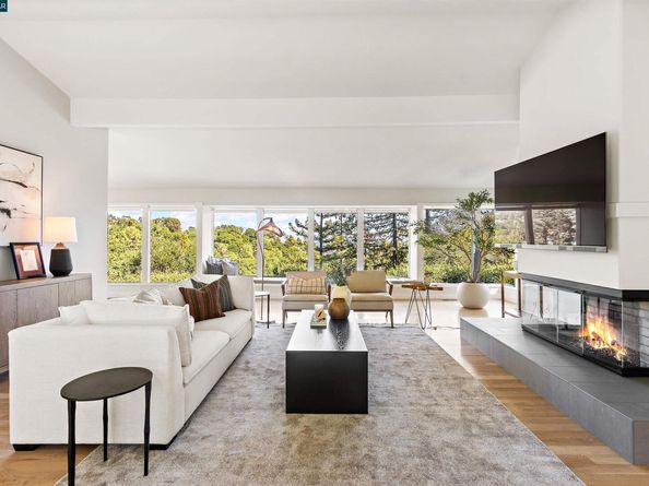 99 Via Floreado, Orinda CA 94563