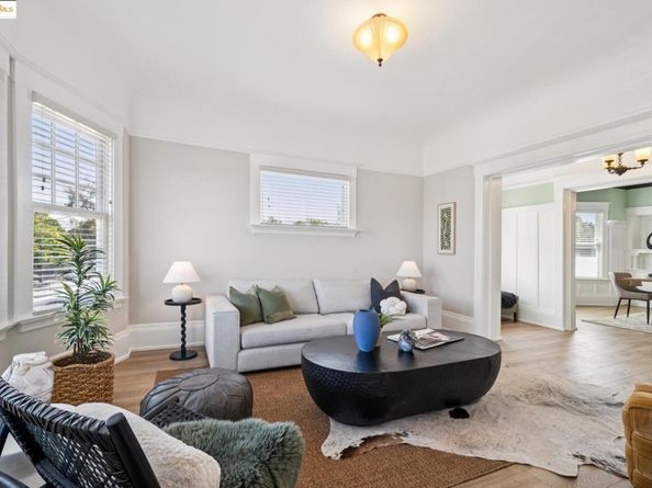 661 43rd Street, Oakland CA 94609
