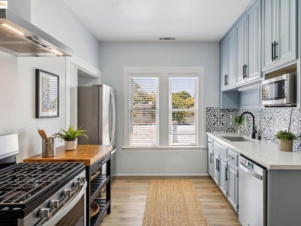 661 43rd Street, Oakland CA 94609