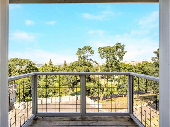 102 Castlewood, Pleasanton CA 94566