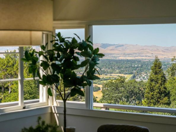 102 Castlewood, Pleasanton CA 94566