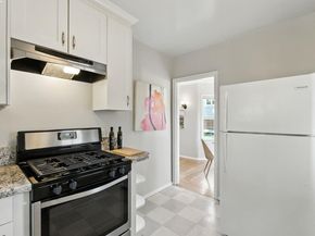 1247 Sherman St, Alameda CA 94501