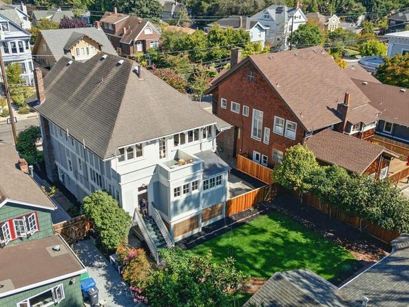 1247 Sherman St, Alameda CA 94501
